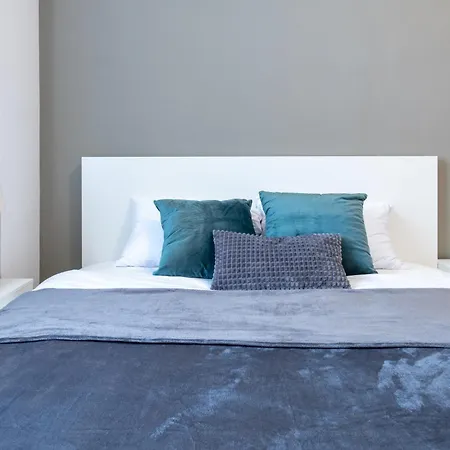 Old Town's Legend: Center With Balcony Διαμέρισμα *