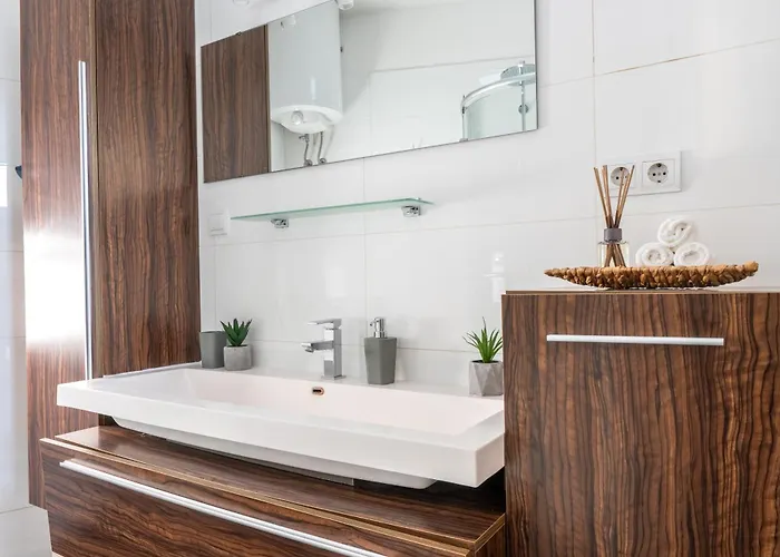 Appartement Old Town's Legend: Center With Balcony *