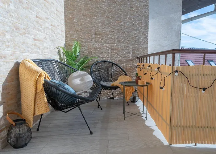 شقة Old Town's Legend: Center With Balcony ماريبور