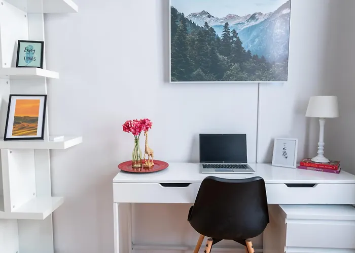 Old Town's Legend: Center With Balcony * ماريبور